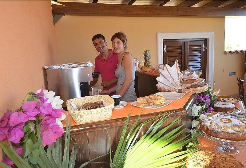 קסטלוצו Baia Santa Margherita B&B מראה חיצוני תמונה