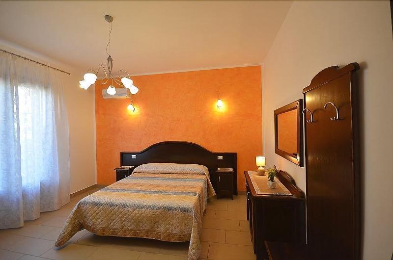 קסטלוצו Baia Santa Margherita B&B מראה חיצוני תמונה