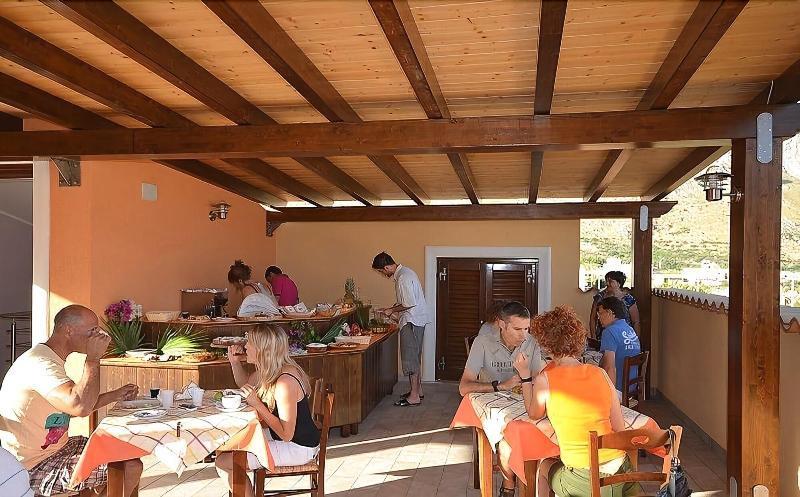 קסטלוצו Baia Santa Margherita B&B מראה חיצוני תמונה