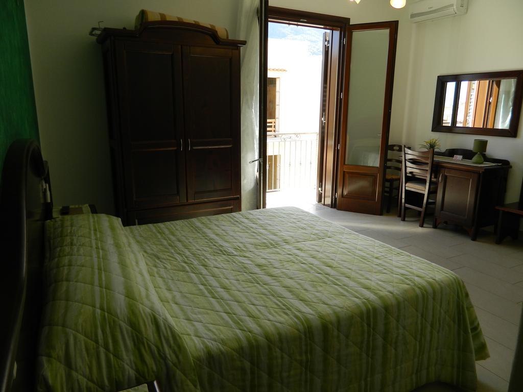 קסטלוצו Baia Santa Margherita B&B חדר תמונה