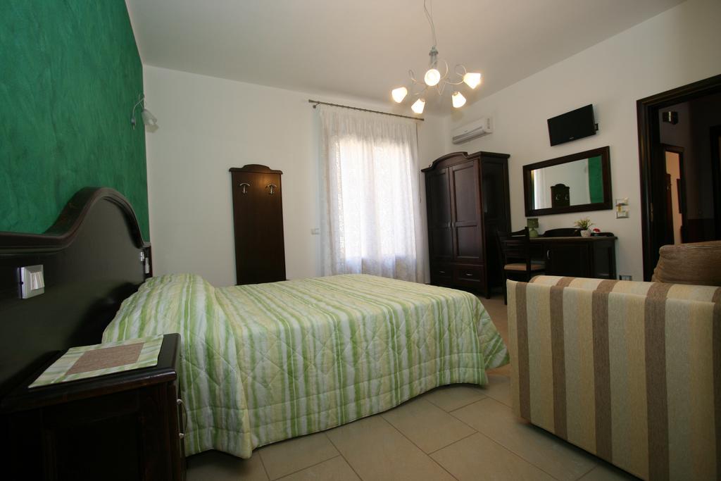 קסטלוצו Baia Santa Margherita B&B חדר תמונה
