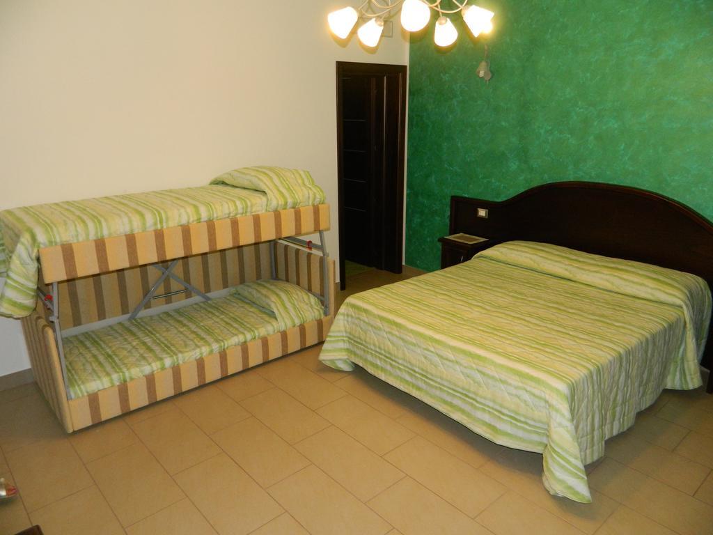 קסטלוצו Baia Santa Margherita B&B חדר תמונה