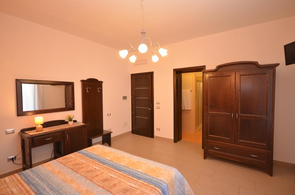 קסטלוצו Baia Santa Margherita B&B חדר תמונה