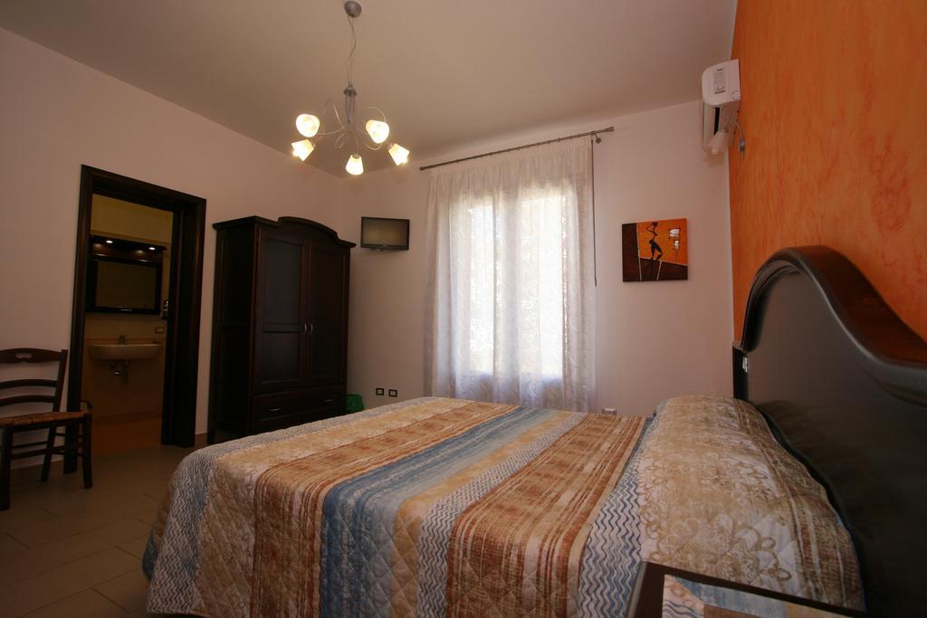 קסטלוצו Baia Santa Margherita B&B חדר תמונה